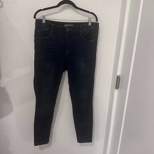 Democracy dark wash skinny jeans - size 8